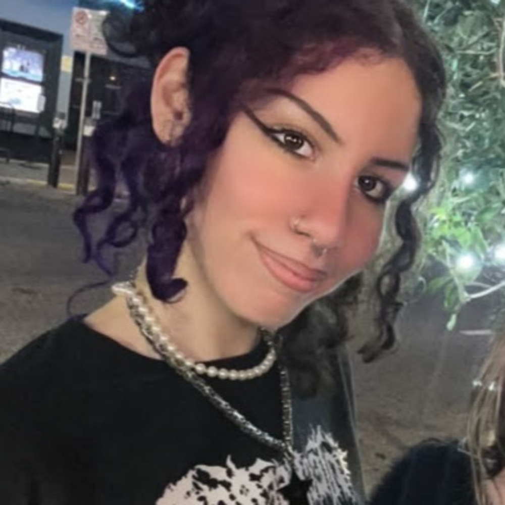 Meet your Posher, Yanelis